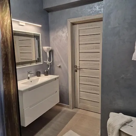 Alecsa 2 Luxury Lägenhet *